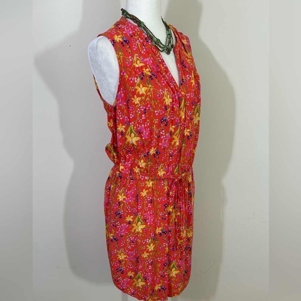 Gap sz Md dress in a tomato color with a ditsy print. Drawstring waist